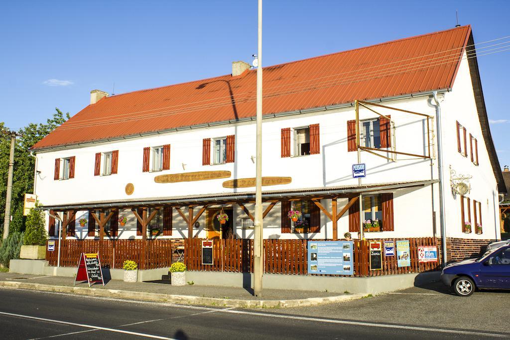 Pension U Pristavu Pomezi nad Ohri Buitenkant foto